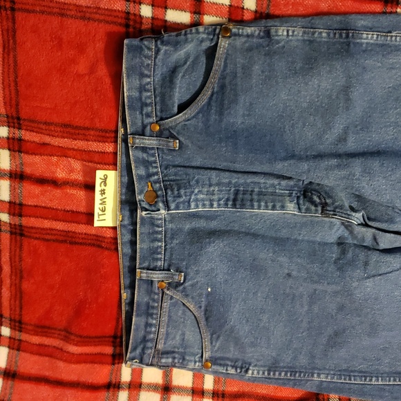 Wrangler Blue Denim Jeans with Gold Accents - Picture 1 of 4